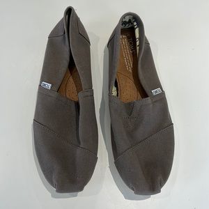 Brand new men’s Toms - grey. 10.5